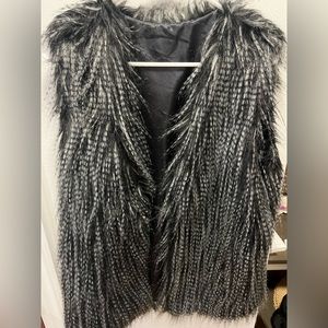 2 Chic black and white fur vest - medium